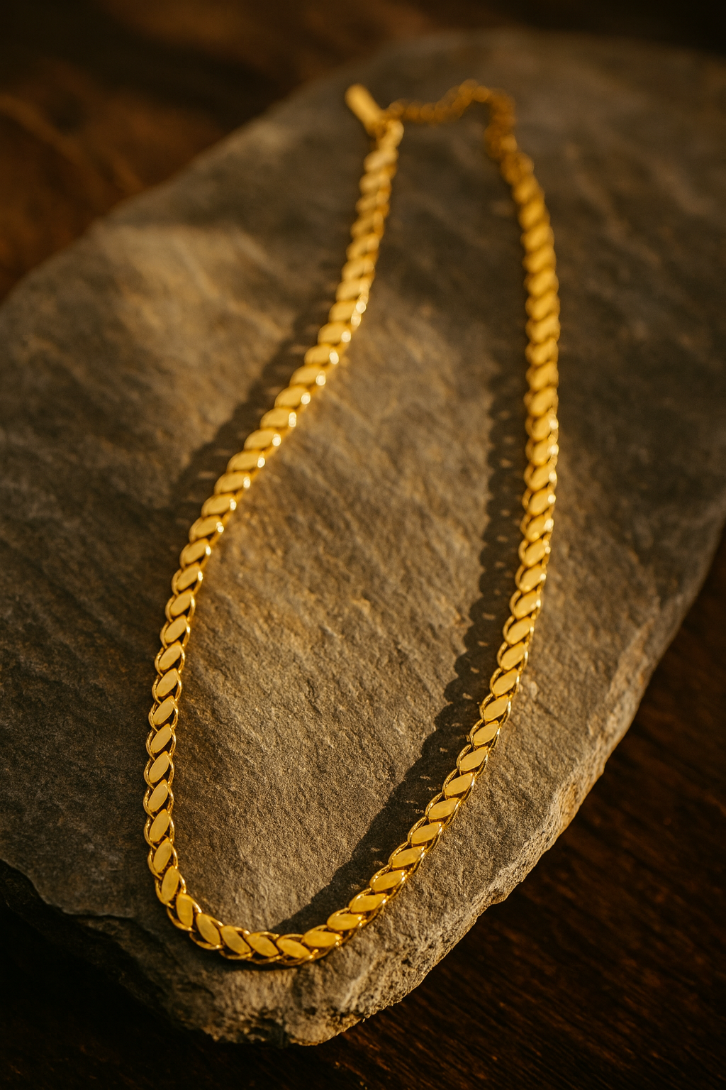 Sol Curve Necklace